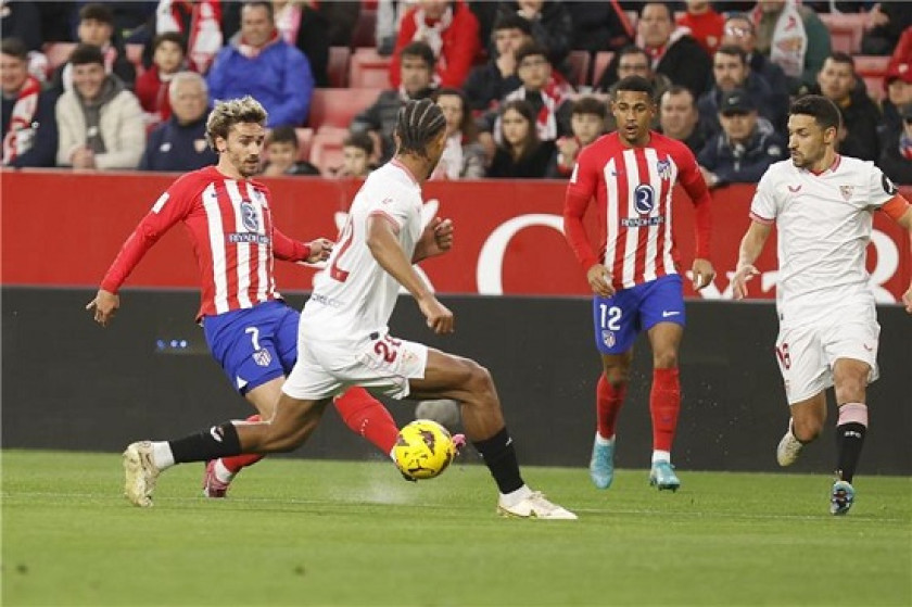 أتلتيكو مدريد يخسر امام إشبيلية بهدف في الدوري الإسباني